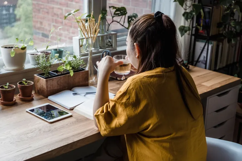 That 3 PM Wall Isn't Just in Your Head — Here's What Your Body Is Actually Trying to Tell You